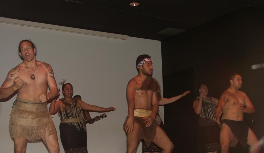 De Maories in New Zealand_90